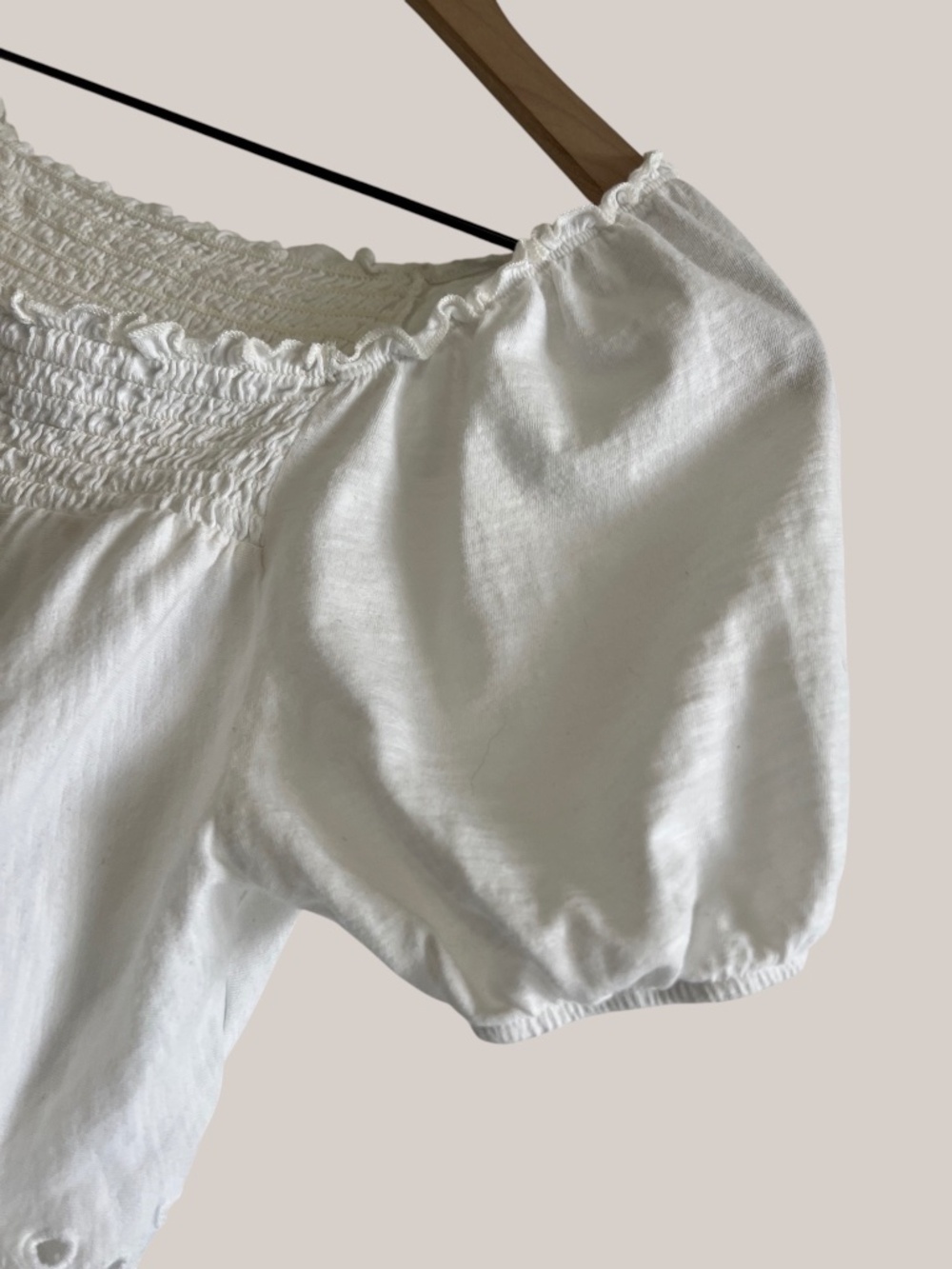 American Eagle Women’s XS White Smocked Crop Top Eyelet Cottagecore Boho EUC - Picture 5 of 10